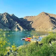 استكشاف وادي شي